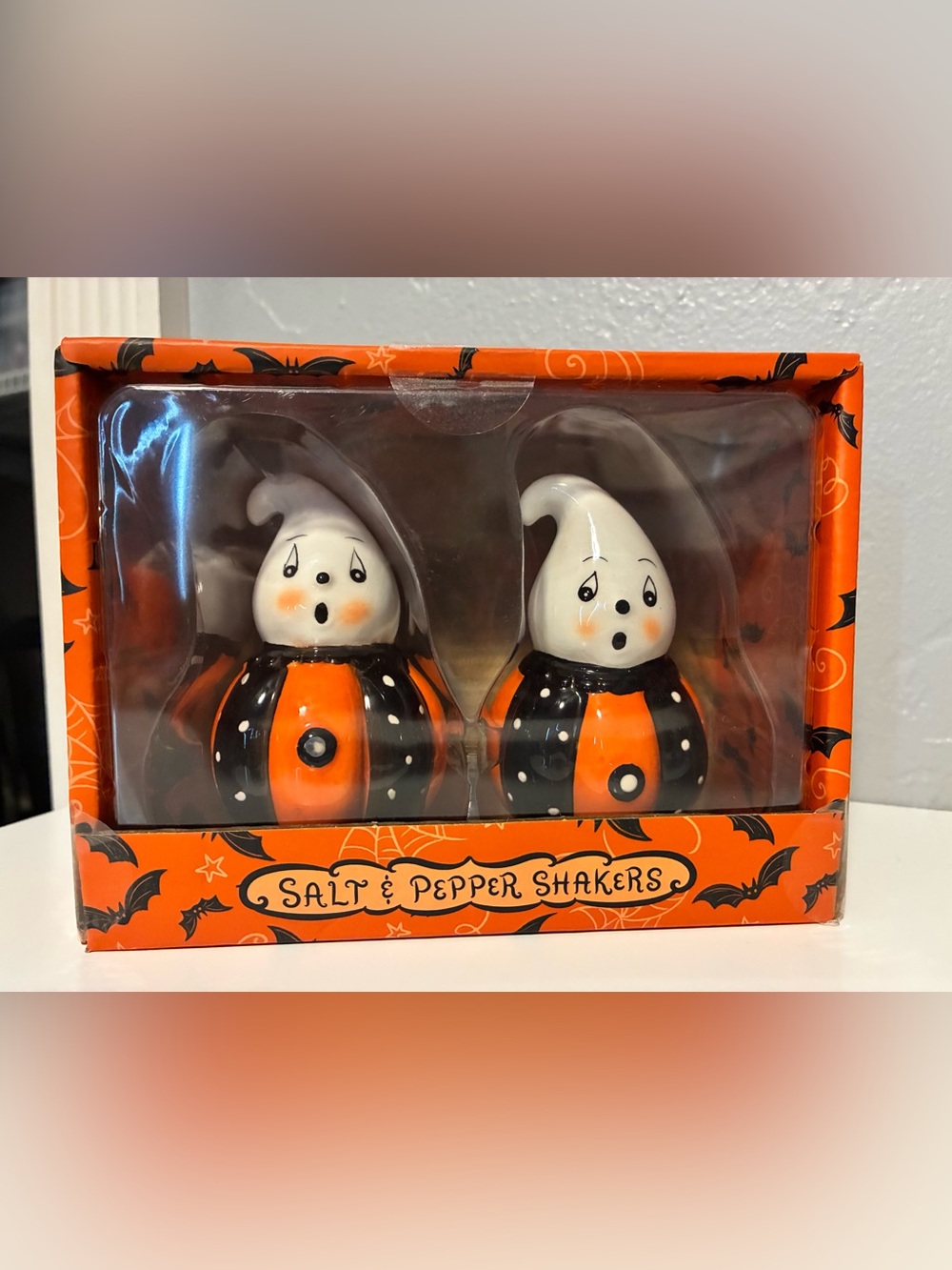Johanna Parker Halloween Ghost Salt and Pepper Shakers - Picture 4 of 6